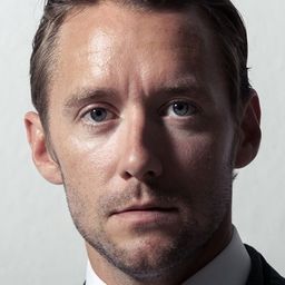 湯瑪斯·古勒斯塔 飾演 OIe Harald