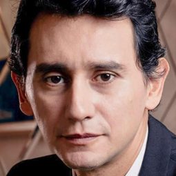 卡洛斯·曼努爾·維斯加 - 終極罰球演員 飾演Poncho