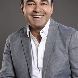 Mario Castañeda 飾演 Lucas Buenrostro (voice)