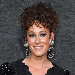 Leah Rachel 飾演 Rene