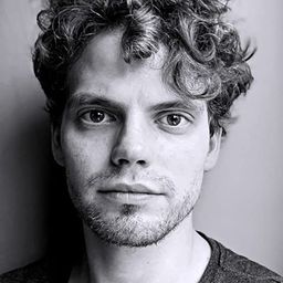 Jędrzej Wielecki 飾演 Staszek Rydel