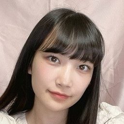 戀 飾演 Rina Takashina