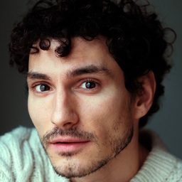 Nicola Perot 飾演 Oogklap (uncredited)