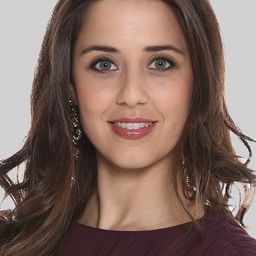 梅莉絲·坎伯 飾演 Çiçek