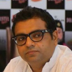 Krunal Pandit 飾演 Praveen