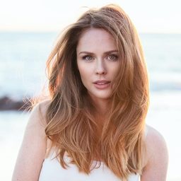 Jennifer Klekas 飾演 Rachel Adams