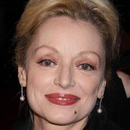 Caroline Sihol - Love Life演員 飾演Josefine