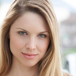 Erica Eynon - Chasing Titles Vol. 1演員 飾演JoAnn Holmes