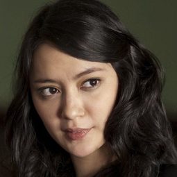 Lucia Micarelli 飾演 Self