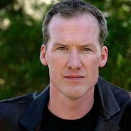 Steven Griffith - The Uninvited演員 飾演Officer Friendly