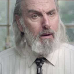 Graham Weir 飾演 Recycle man