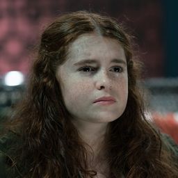 凱瑟琳·德拉羅查 - 絕命圍捕演員 飾演Jamie