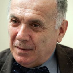 Paul Chiributa 飾演 