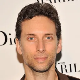 班·山克曼 飾演 Steve