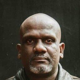 菲利浦·盧斯瓦塔 飾演 Minister Aloysius Kyazze