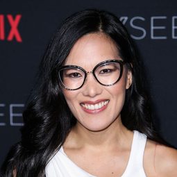 黃艾麗 - 昔日英雄演員 飾演Ali Wong
