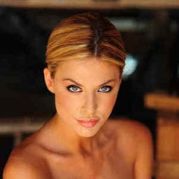 Micol Azzurro 飾演 Patrizia Caiozzi