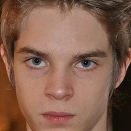 Leonard Proxauf 飾演 Bob