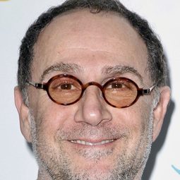 約翰·卡西爾 - Monster Mutt演員 飾演