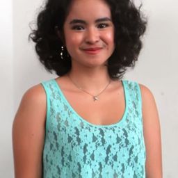 Meirayni Fauziah 飾演 Arumba