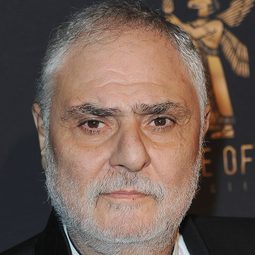 Jean-Pierre Nshanian 飾演 Warden Sargisyan