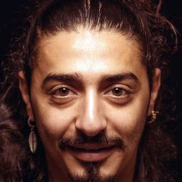 Elie Njeim 飾演 Elie