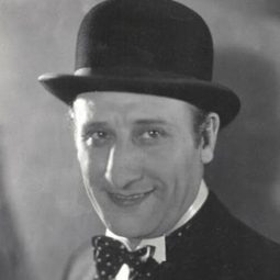 Manuel París - 捉賊記演員 飾演Croupier (uncredited)