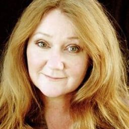 Kathryn Howden 飾演 Jean