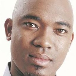 Aubrey Poolo 飾演 Jonah