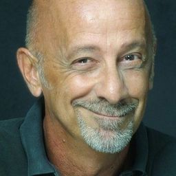 Paolo Perinelli 飾演 