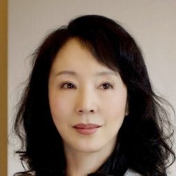 嚴歌苓 - 少女小漁編劇