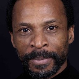 裘德·艾庫武戴克 飾演 Supreme Commander Dada Goodblood