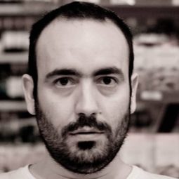 Lalo Rotaveria - 同盜淪落人演員 飾演Isnardi