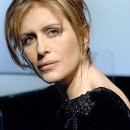 Caterina Vertova 飾演 Angela