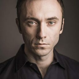 Marius Bizau 飾演 Gabriele