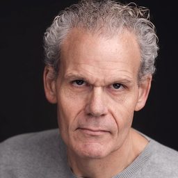 Mark Collier 飾演 Vidal Sassoon