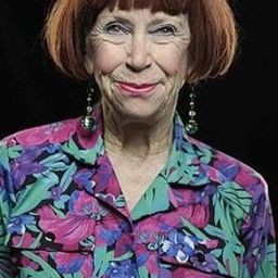 Beryl Nesbitt - 銀光乍洩演員 飾演Belinda