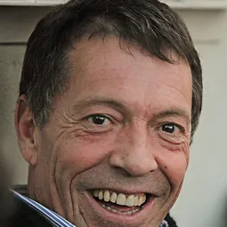 拉蒙·藍加 - 今時之慾演員 飾演Don Fernando Matos