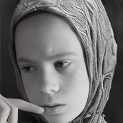 Natasha Abramova 飾演 Marta