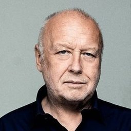 托馬斯·席爾梅 - 再生門演員 飾演Siggi Butschma