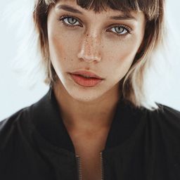 Amanda Campana 飾演 Diana