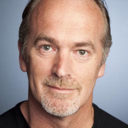 Greg Stone 飾演 Steve