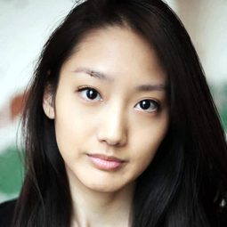 Juliet Kim 飾演 Ling