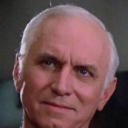 Ray Reinhardt - 領帶之謎演員 飾演Sam Bennett