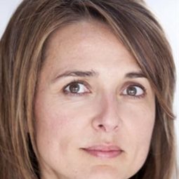 Laurence Colussi - Queen to Play演員 飾演Pina