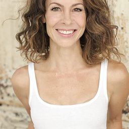 Etienne Eckert - 紙迷宮演員 飾演Shadow Dancer