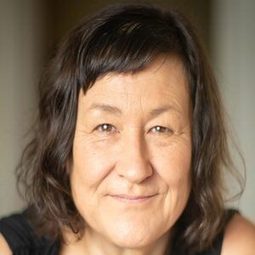 Melody Brown - 一報還一報演員 飾演Justice