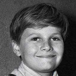 Duane Chase 飾演 Kurt von Trapp
