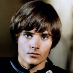 Leonard Whiting 飾演 Julia's Father