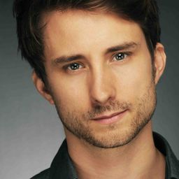 Cary Woodworth 飾演 Scott